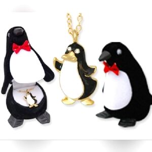 NWT Children's Penguin Necklace